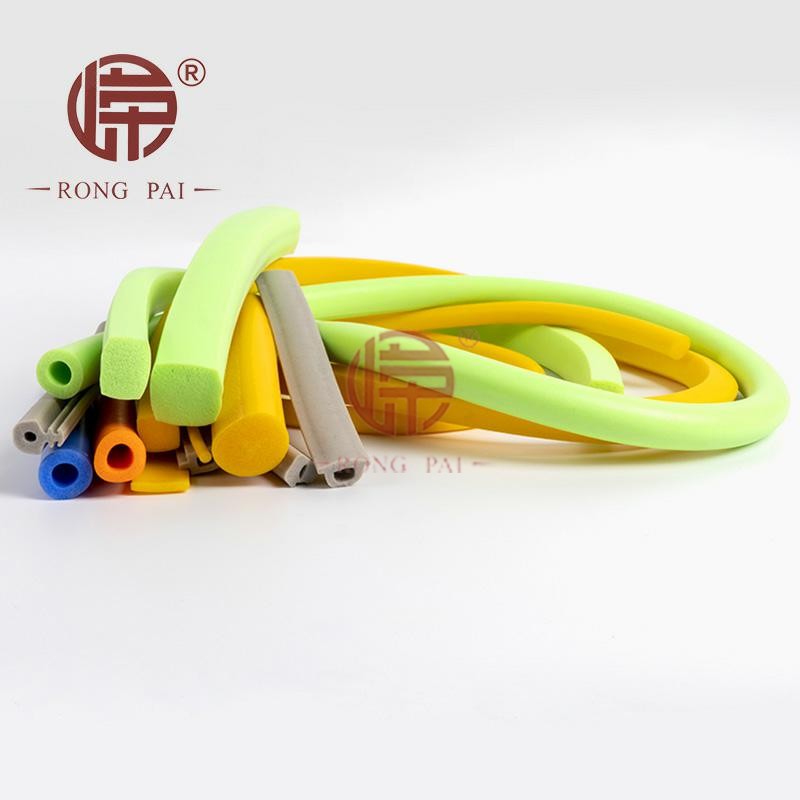 硅橡膠發(fā)泡密封條有哪些類型又有哪些優(yōu)缺點？-常州嶸牌橡塑制品有限公司